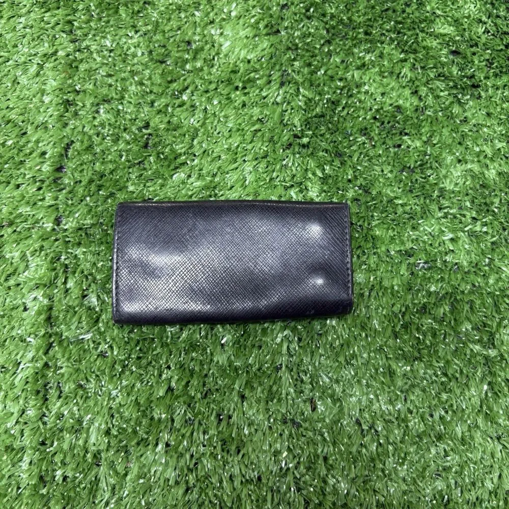 Unisex Vintage Gucci Black Gold Saffiano Leather 4-Hook Key Case Holder